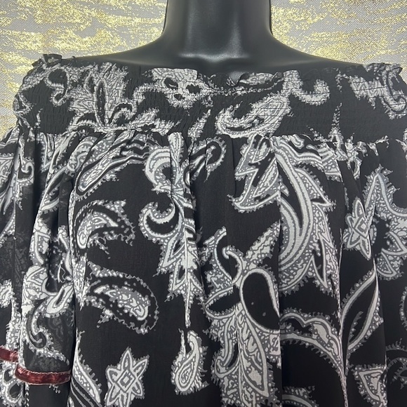 LOFT Black White Ruffle Flare Sleeve Off The Shoulder Top Blouse Size M - Picture 7 of 17